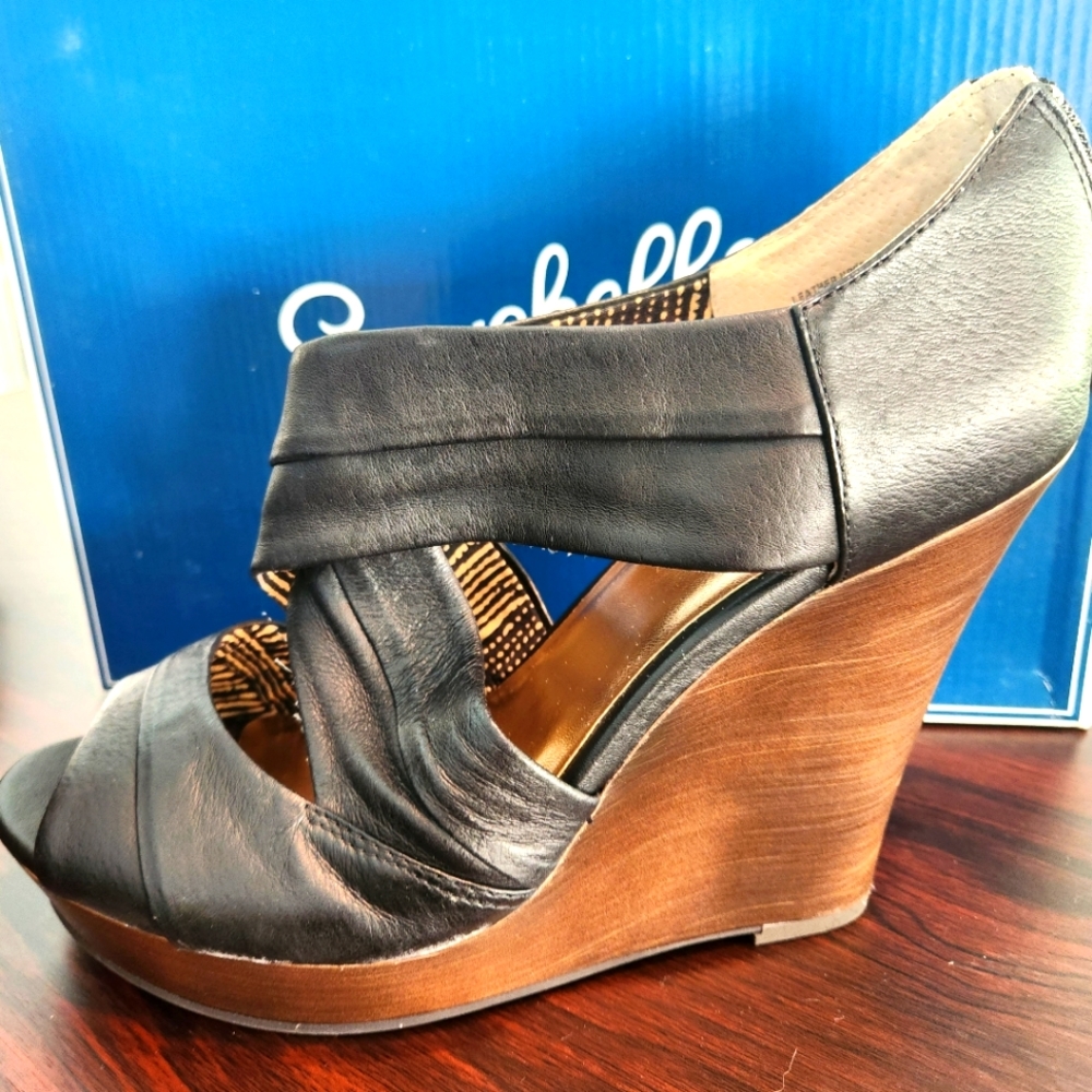 Black leather women's sandals